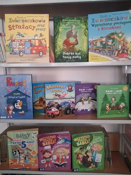 Nowe książki dla dzieci i młodzieży w bibliotece w Błażowej