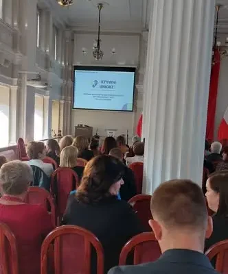 Umowa podpisana – seniorzy z gminy Tyczyn pojadą do Muzeum Piłsudskiego i Sejmu