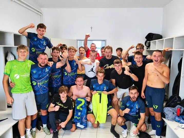 Rezerwy GKS Trzebownisko wygrywają małe derby gminy z LKS Leśna Wólka Podleśna 2:1
