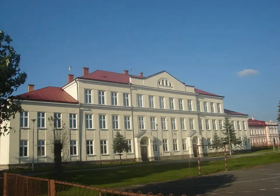 Pierwszaki z 1F eksperymentują ze zmysłami i uczą się oceny koleżeńskiej