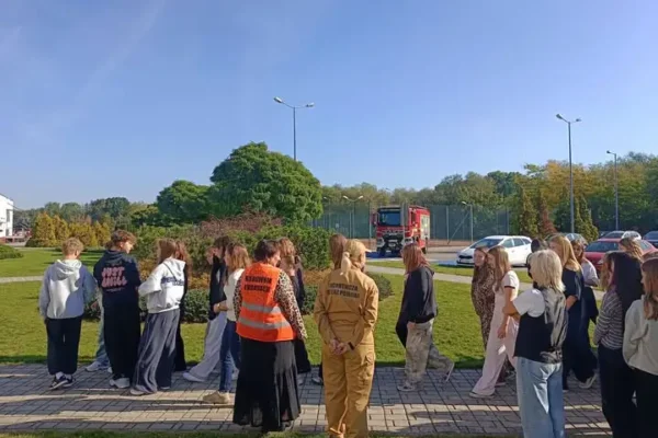 Próbna ewakuacja w Przedszkolu w Trzebownisku z udziałem strażaków OSP