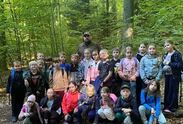 Uczniowie z Boguchwały odkrywali jesienny las w rezerwacie „Wielki Las”