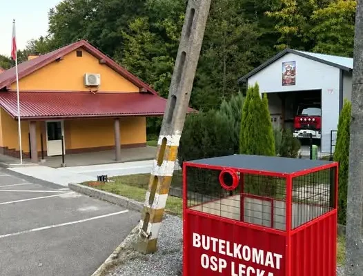 Butelkomat w OSP Lecka – wrzuć butelkę i wesprzyj strażaków