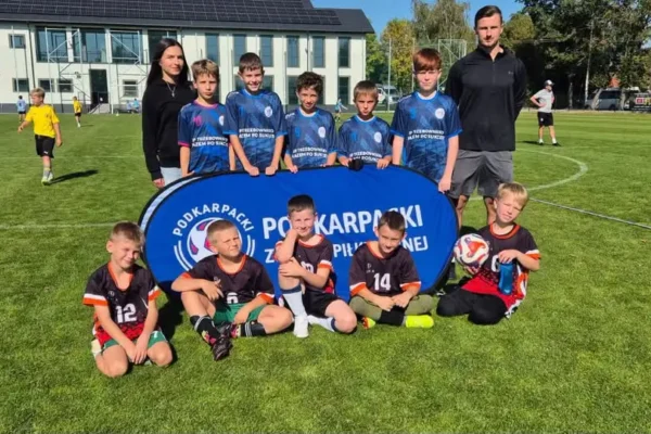 Uczniowie ze Trzebowniska na I Turnieju Copakabanos Tarczyński Piłki Nożnej 3×3