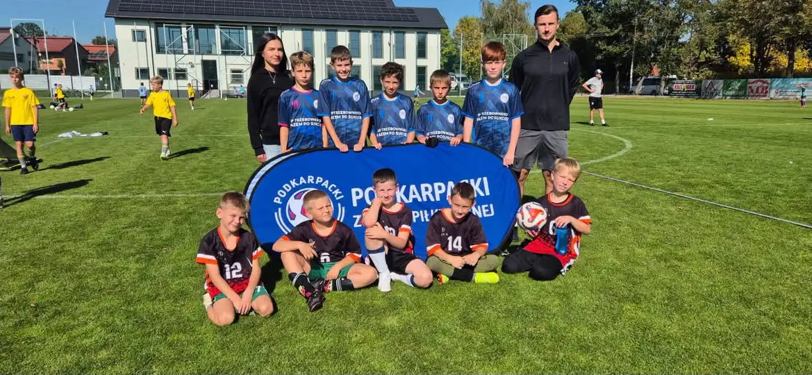Uczniowie ze Trzebowniska na I Turnieju Copakabanos Tarczyński Piłki Nożnej 3×3