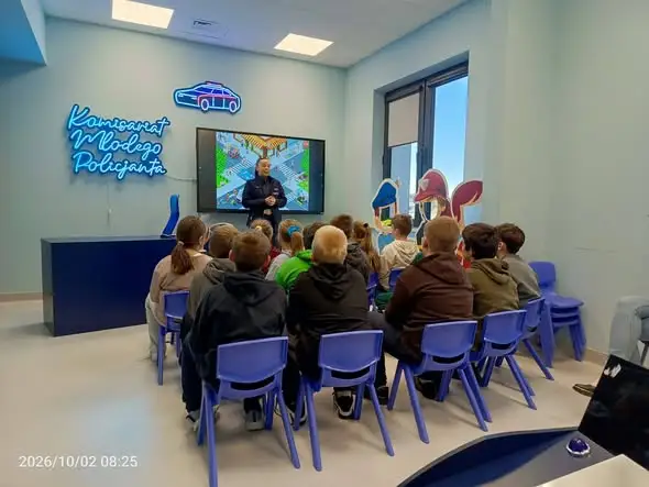 Uczniowie klasy 3b odwiedzili Komisariat Młodego Policjanta w Rzeszowie