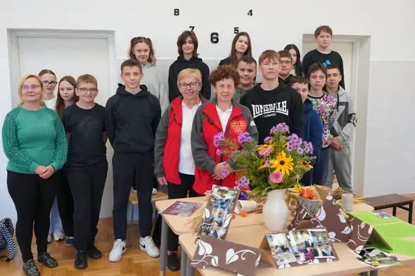 Historia mówiona w praktyce – uczniowie z Piątkowej poznają tradycje dożynkowe