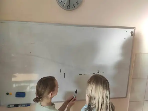 Dzień Chłopaka w szkole: gry, quizy i karaoke