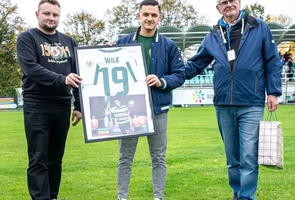 Jakub Wilk uhonorowany przez ZKS Izolator Boguchwała