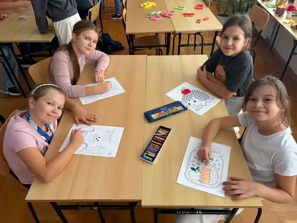 Jesienne wyciszające przerwy w bibliotece szkolnej w Błażowej