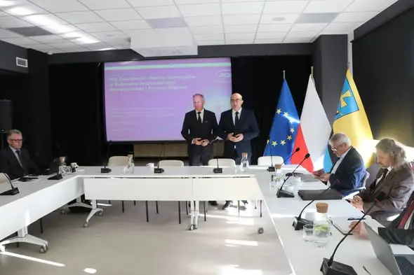 Wójtowie i burmistrzowie powiatu rzeszowskiego obradowali w Hyżnem