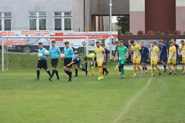 Dynovia Dynów wygrywa derby z KS Pawłokoma 1:0 – relacja fotograficzna