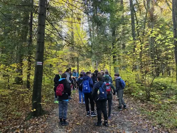 Klasa 5a z Dynowa zdobyła „Dukielski Giewont” – relacja z rajdu na Cergową