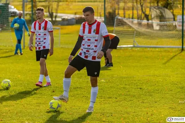 Polonia wygrywa na wyjeździe z Gromem Handzlówka 2:0