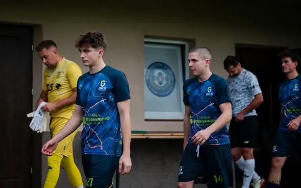 GKS Trzebownisko wygrywa 3:2 z Włókniarzem Rakszawa. Zdjęcia z meczu na szczycie!