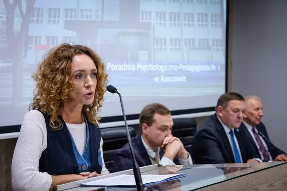 Powiat Rzeszowski podsumował rok szkolny: 2132 uczniów, 84% zdanych matur i 61 stypendiów