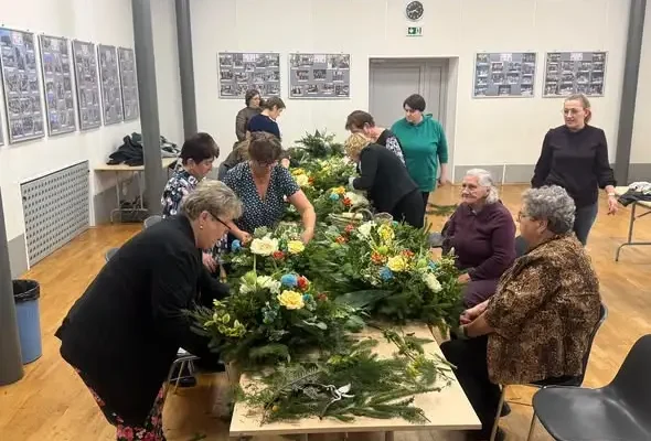 Warsztaty stroików nagrobnych w Lubeni przyciągnęły tłumy