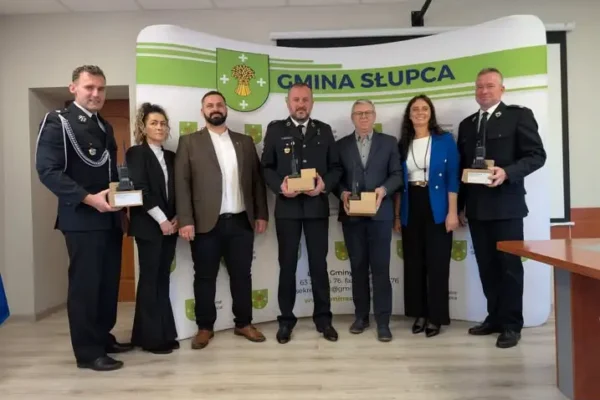 Nowe radiotelefony dla OSP Kamień i OSP Wilczna. Sprzęt trafił do jednostek KSRG