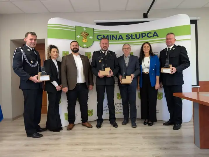 Nowe radiotelefony dla OSP Kamień i OSP Wilczna. Sprzęt trafił do jednostek KSRG