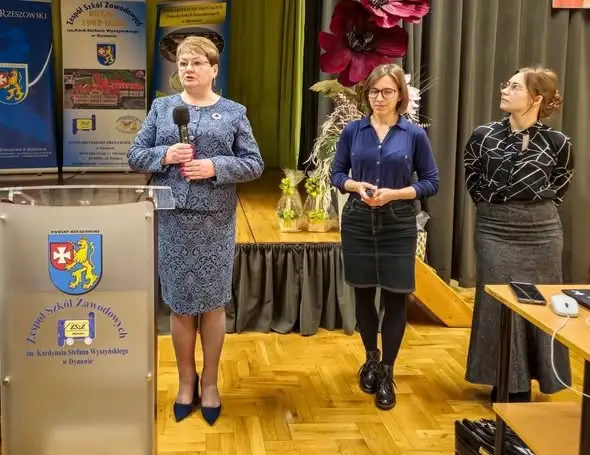 Dynowscy uczniowie o klimacie – prelekcja w ZSzZ z ekspertką z WSIiZ