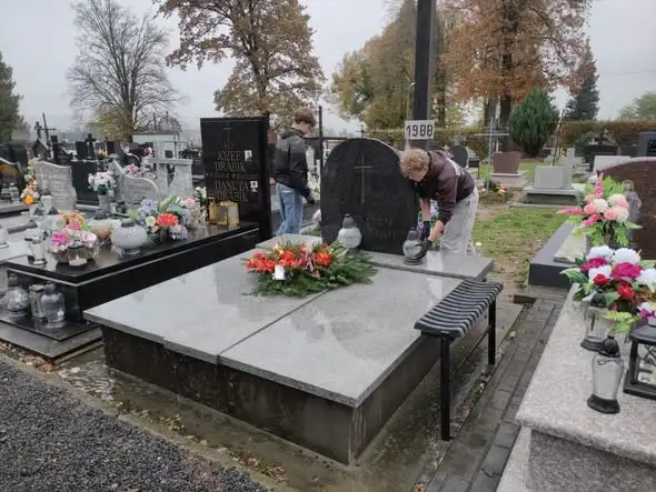 Szkoła pamięta: uczniowie z Dynowa upamiętnili Nieznanego Żołnierza