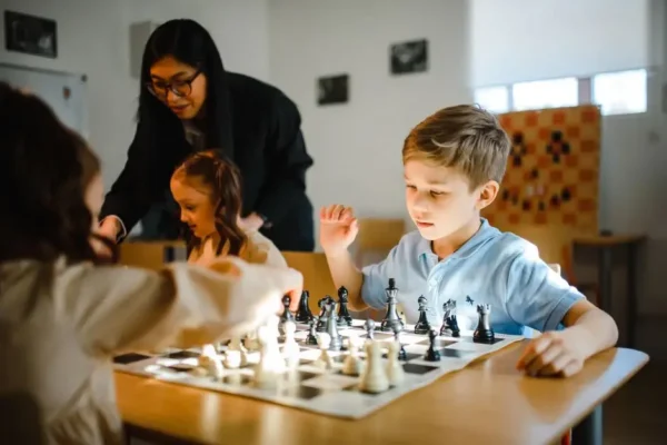 Mistrzostwa Szkoły w QUIXO – emocje po trzecim tygodniu rozgrywek